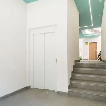 Tranquil & Bright With Parking By Rems Apartment